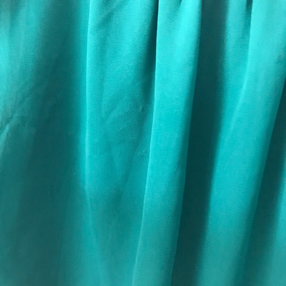 Green camisole with rusty orange colour  block - Picture 3 of 4